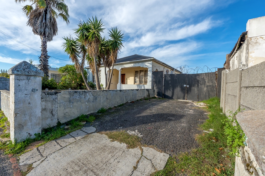 4 Bedroom Property for Sale in Lansdowne Western Cape